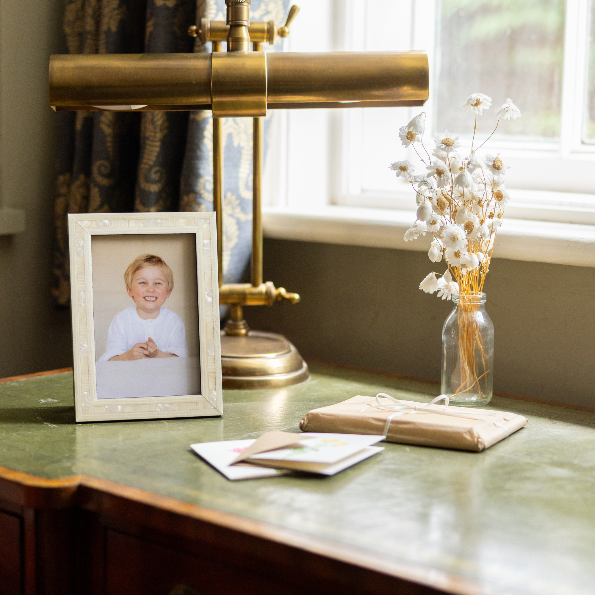 White Pearl Inlay Photo Frame