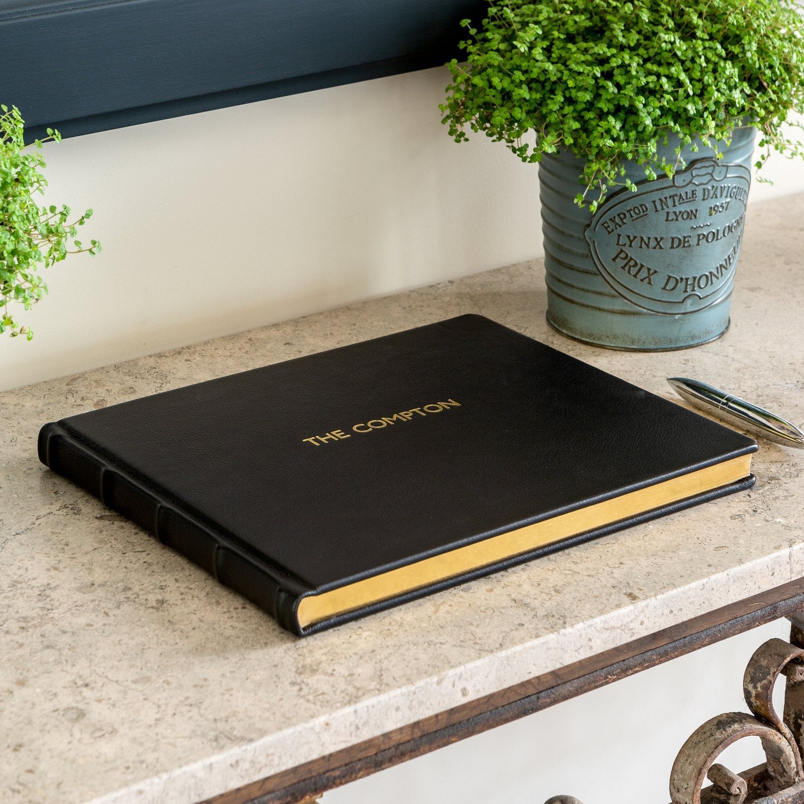 Luxury Leather Visitors Book 80 leaves
