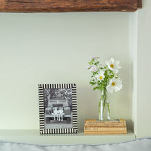 Black Pearl Striped Photo Frame