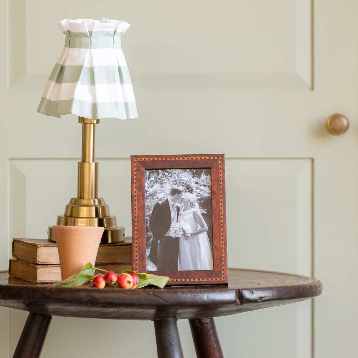 Inlaid Walnut Unmounted Photo Frame