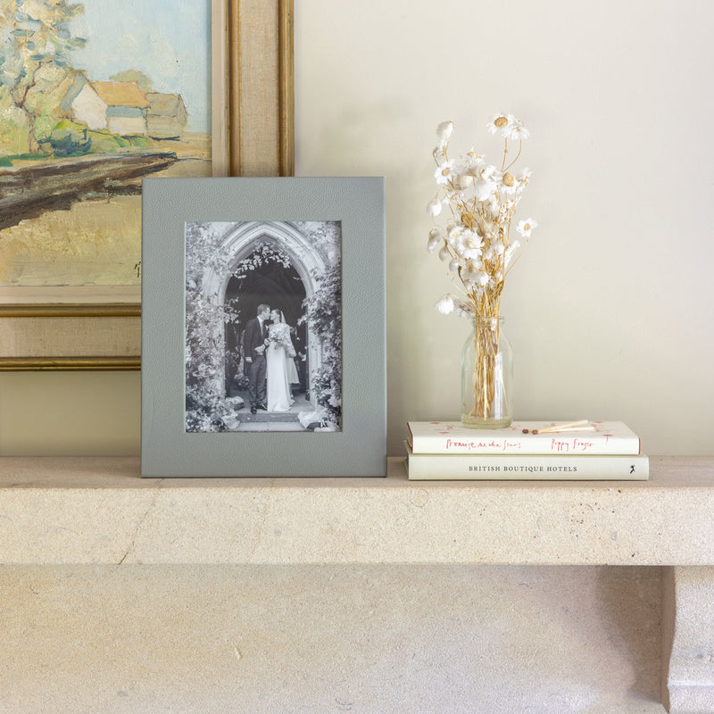 Luxury Leather Photo frame Pale Moon 7x5